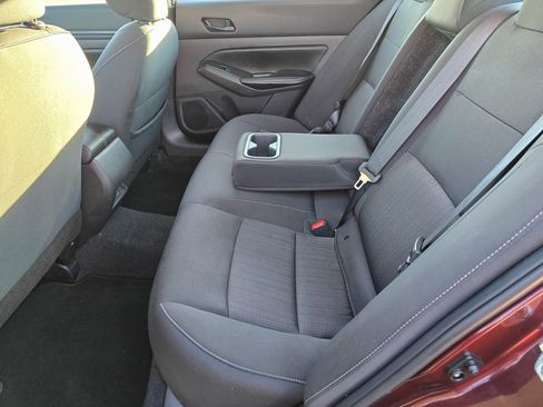 Used 2025 Nissan Altima 2.5 SV image 14