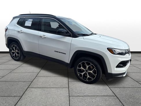 Used 2025 Jeep Compass Limited AWD/4WD image 7
