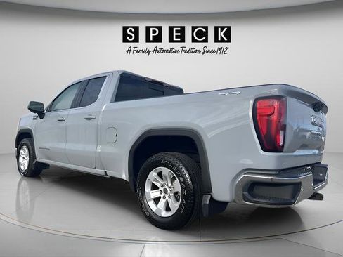 Used 2025 GMC Sierra 1500 SLE w/ Preferred Package AWD/4WD image 3