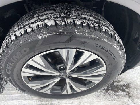 Used 2023 Nissan Rogue SV image 17