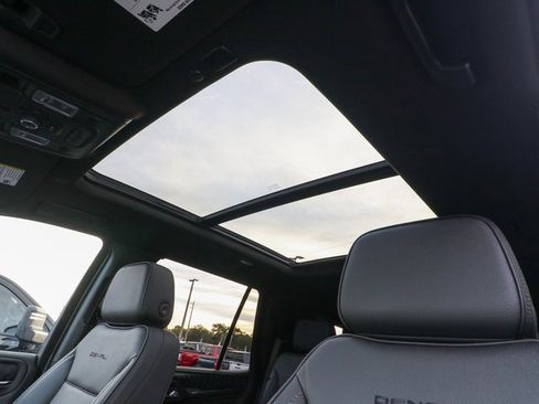 Used 2024 GMC Yukon Denali w/ Max Trailering Package image 22