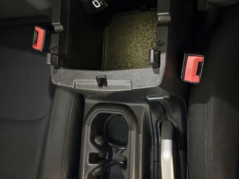 Used 2018 Jeep Wrangler Unlimited Sahara w/ Uconnect 4C Nav & Sound Group AWD/4WD image 25