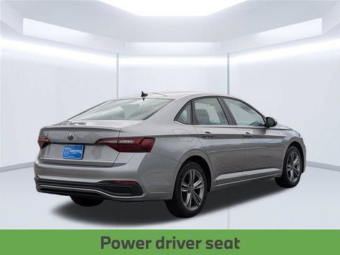 Used 2024 Volkswagen Jetta SE FWD image 6