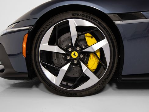 Certified 2025 Ferrari 12Cilindri RWD image 12