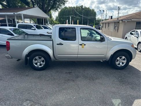 Used 2012 Nissan Frontier SV AWD/4WD image 4