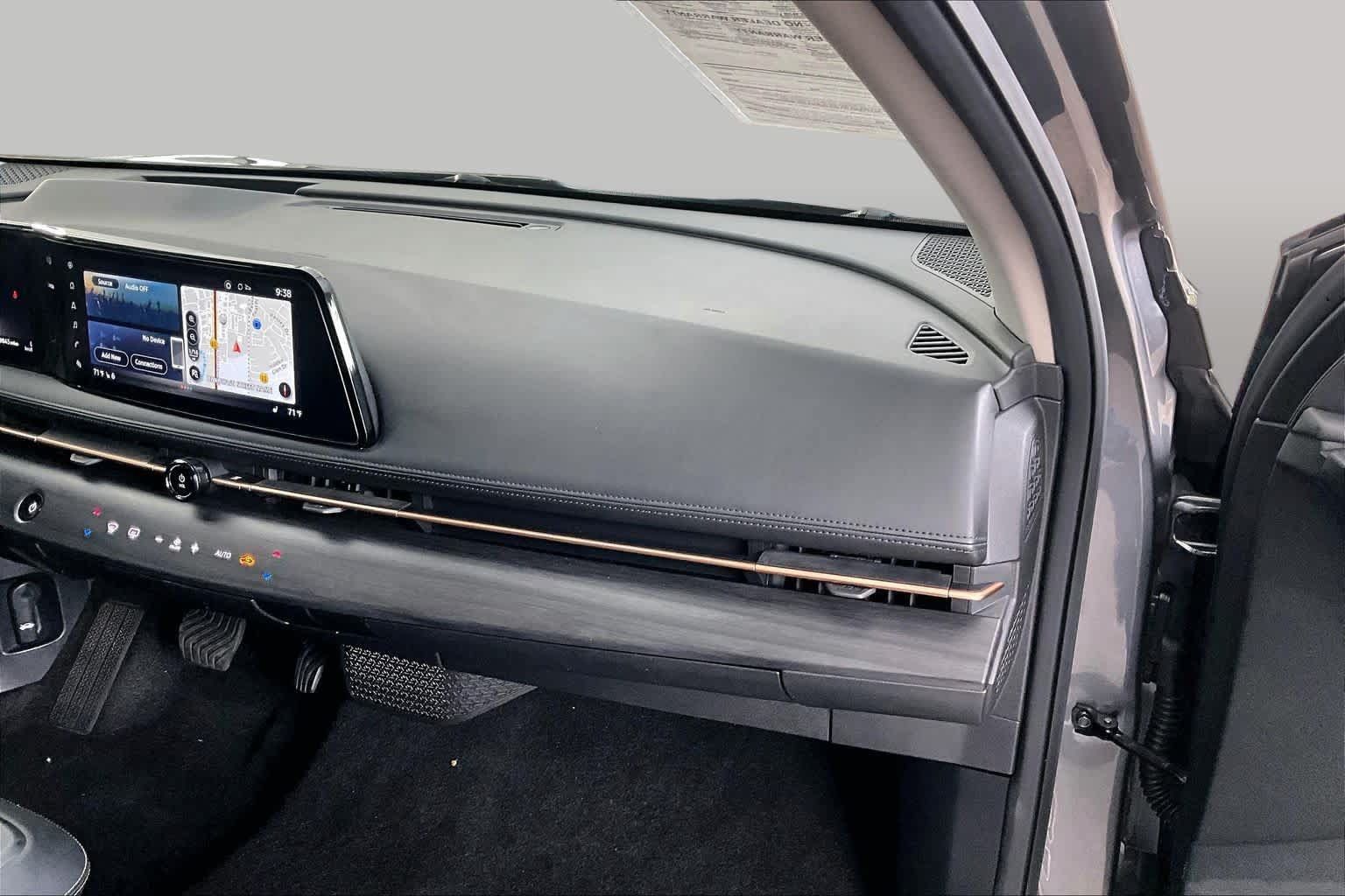 Certified 2023 Nissan Ariya AWD image 17
