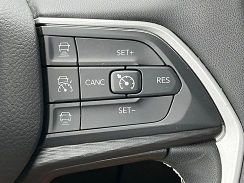 Used 2023 Jeep Grand Cherokee L Laredo image 39