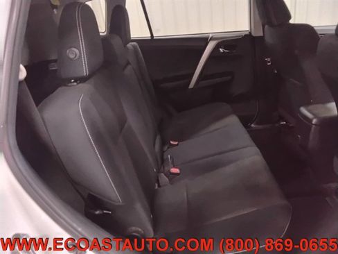 Used 2018 Toyota RAV4 XLE image 15