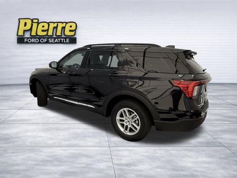 New 2025 Ford Explorer Active image 2