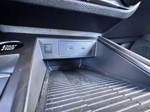 Certified 2025 Nissan Kicks SV image 22