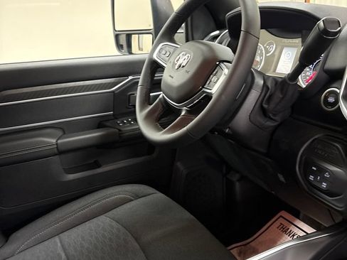 New 2026 RAM 2500 Big Horn AWD/4WD image 24