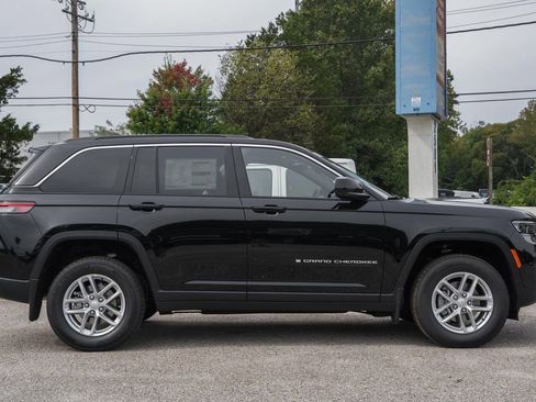 New 2025 Jeep Grand Cherokee Laredo X w/ Luxury Tech Group I image 3