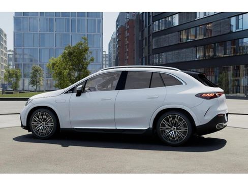 New 2026 Mercedes-Benz EQE 320 4MATIC SUV image 31