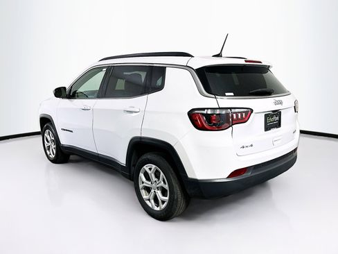 Used 2024 Jeep Compass Latitude image 5