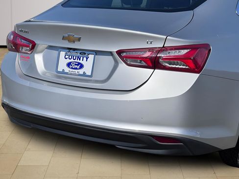 Used 2020 Chevrolet Malibu LT FWD image 35
