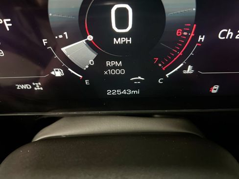 Used 2025 GMC Yukon XL Denali AWD/4WD image 13