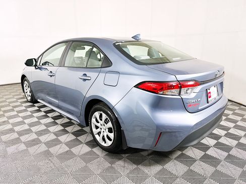 Used 2025 Toyota Corolla LE image 5