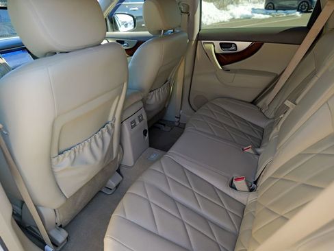 Used 2011 INFINITI FX35 AWD w/ Premium Pkg image 27