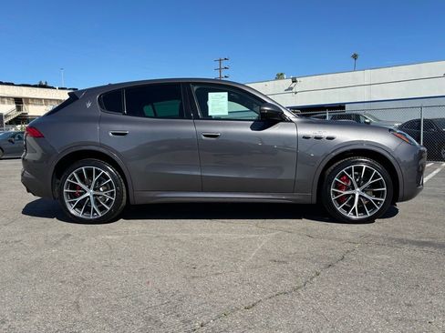 Used 2023 Maserati Grecale GT image 3