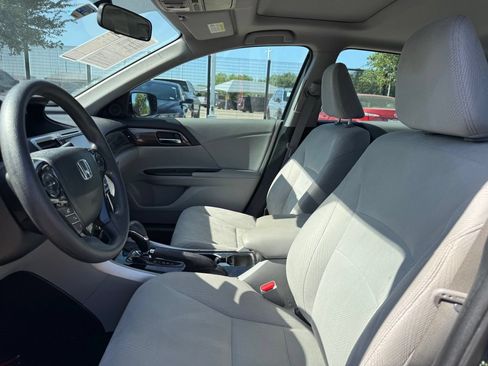 Certified 2017 Honda Accord EX image 9