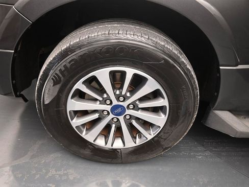 Used 2016 Ford Expedition XLT w/ Equipment Group 202A RWD image 16