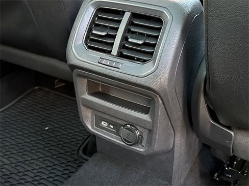 Certified 2022 Volkswagen Tiguan SE R-Line image 25