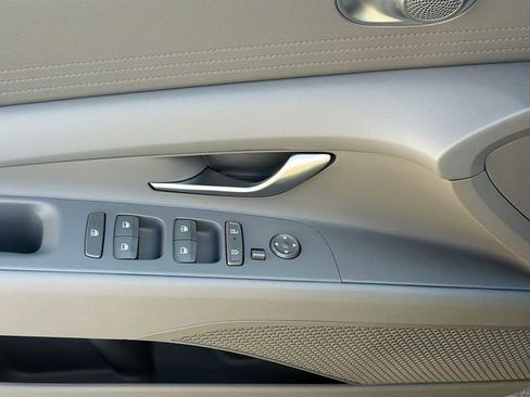 New 2026 Hyundai Elantra SE image 17