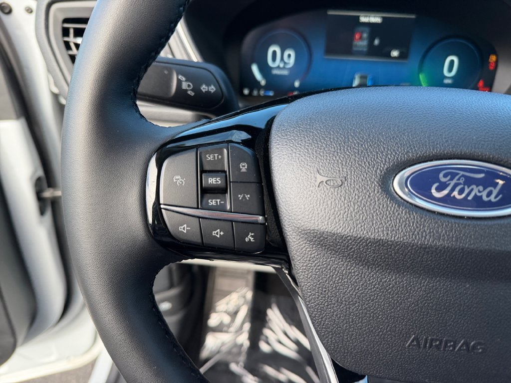 Used 2025 Ford Escape Platinum AWD/4WD image 15