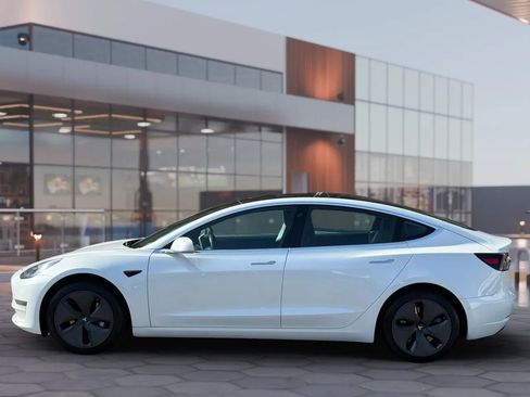 Used 2020 Tesla Model 3 Standard Range Plus RWD image 3