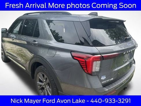 Used 2025 Ford Explorer Active w/ Active Comfort Package AWD/4WD image 3