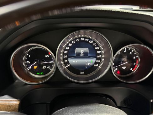 Used 2016 Mercedes-Benz E 350 4MATIC Sedan image 26
