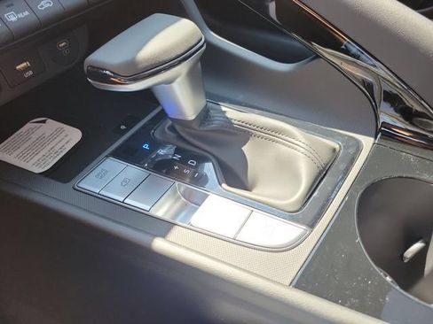 New 2026 Hyundai Elantra Limited FWD image 16