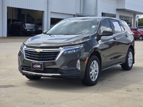 Used 2024 Chevrolet Equinox LT AWD/4WD image 3