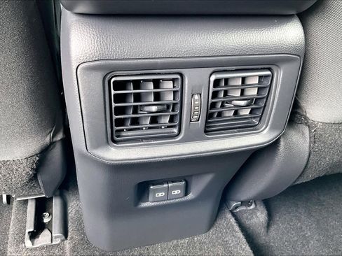 Used 2024 Toyota RAV4 XLE AWD/4WD image 32