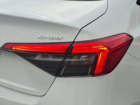 Used 2023 Honda Civic Sport image 9