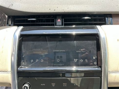 Used 2023 Land Rover Discovery Sport SE image 17