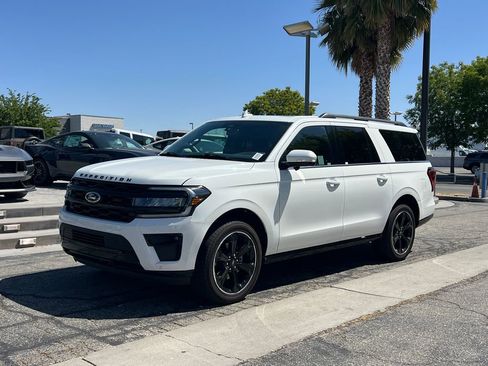 Used 2024 Ford Expedition Max Limited AWD/4WD image 2