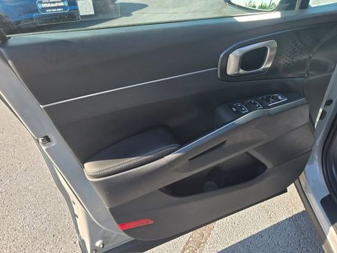 Used 2024 Kia Sorento S w/ Panoramic Sunroof Package FWD image 24