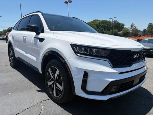 Used 2023 Kia Sorento EX w/ Panoramic Sunroof Package FWD image 3