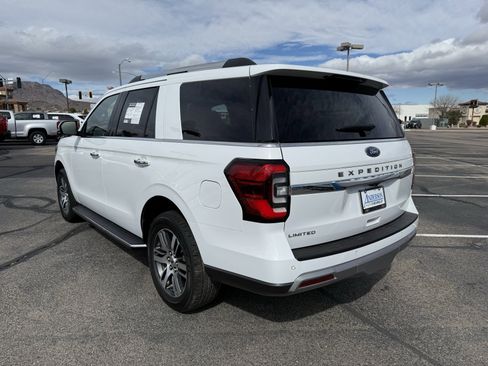 Used 2023 Ford Expedition Limited image 10