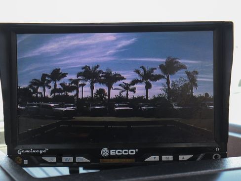 Used 2017 Ford F550 2WD Regular Cab Super Duty image 24