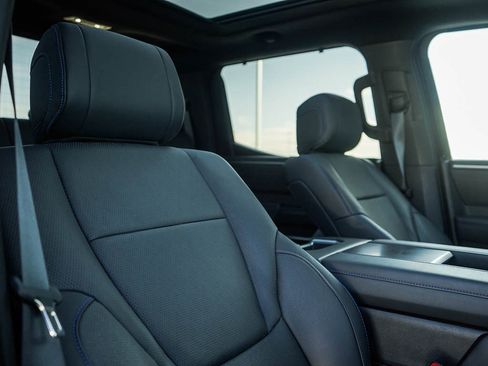 New 2024 Toyota Tundra Limited AWD/4WD image 10