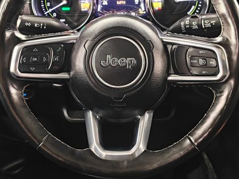 Used 2022 Jeep Wrangler Unlimited Sahara w/ Cold Weather Group image 5