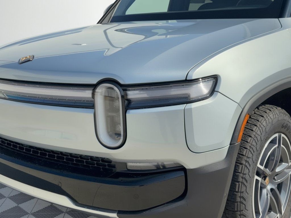 Used 2026 Rivian R1S Adventure Dual AWD/4WD image 12