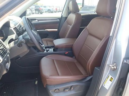 Used 2023 Volkswagen Atlas SE w/ Panoramic Sunroof Package AWD/4WD image 19