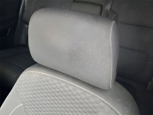 Used 2019 GMC Acadia SLE FWD image 21