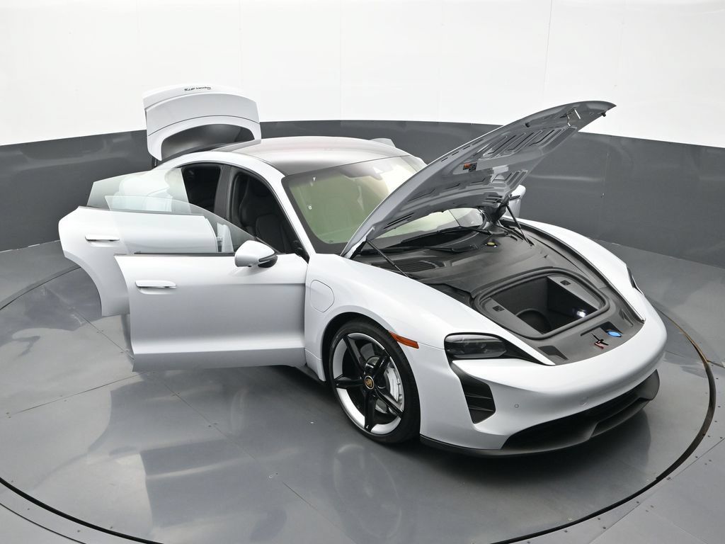 Certified 2024 Porsche Taycan GTS AWD/4WD image 32