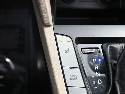 Used 2020 Hyundai Elantra Value Edition image 24