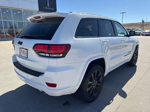 Used 2022 Jeep Grand Cherokee Laredo X image 28