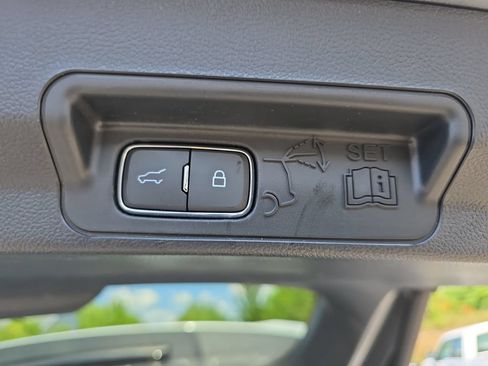 Used 2024 Ford Explorer XLT w/ Equipment Group 202A AWD/4WD image 15